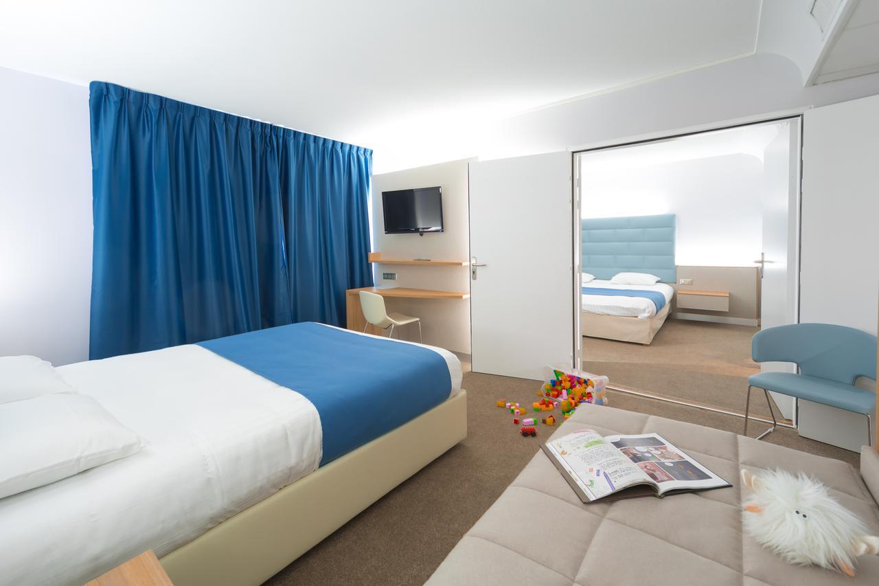 Hotel Plaza - Site Du Futuroscope Chasseneuil-du-Poitou Eksteriør billede
