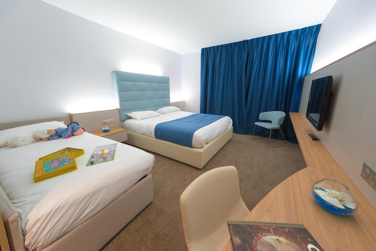 Hotel Plaza - Site Du Futuroscope Chasseneuil-du-Poitou Eksteriør billede